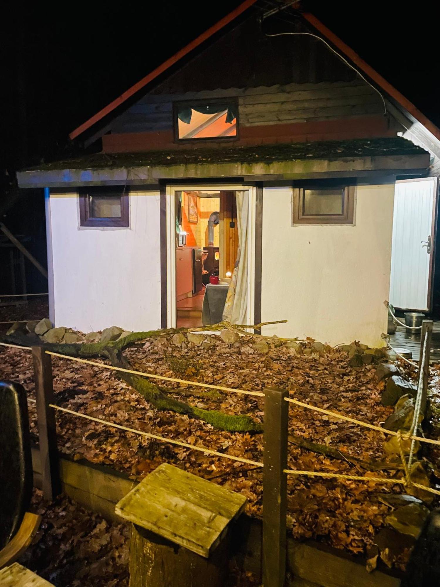 Romantyczna Chatka Pisarzowice  エクステリア 写真